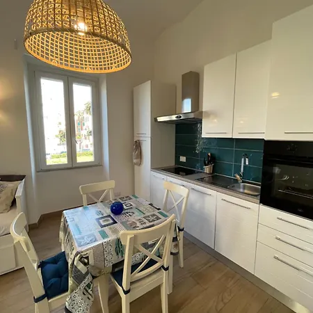 Centro A 10 Mt Dal Mare Note Marine Apartment Nettuno